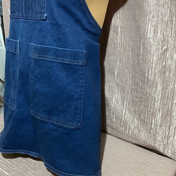 Denim Jean Apron with Pockets Tie Back and at the Neck - Picture 6 of 14